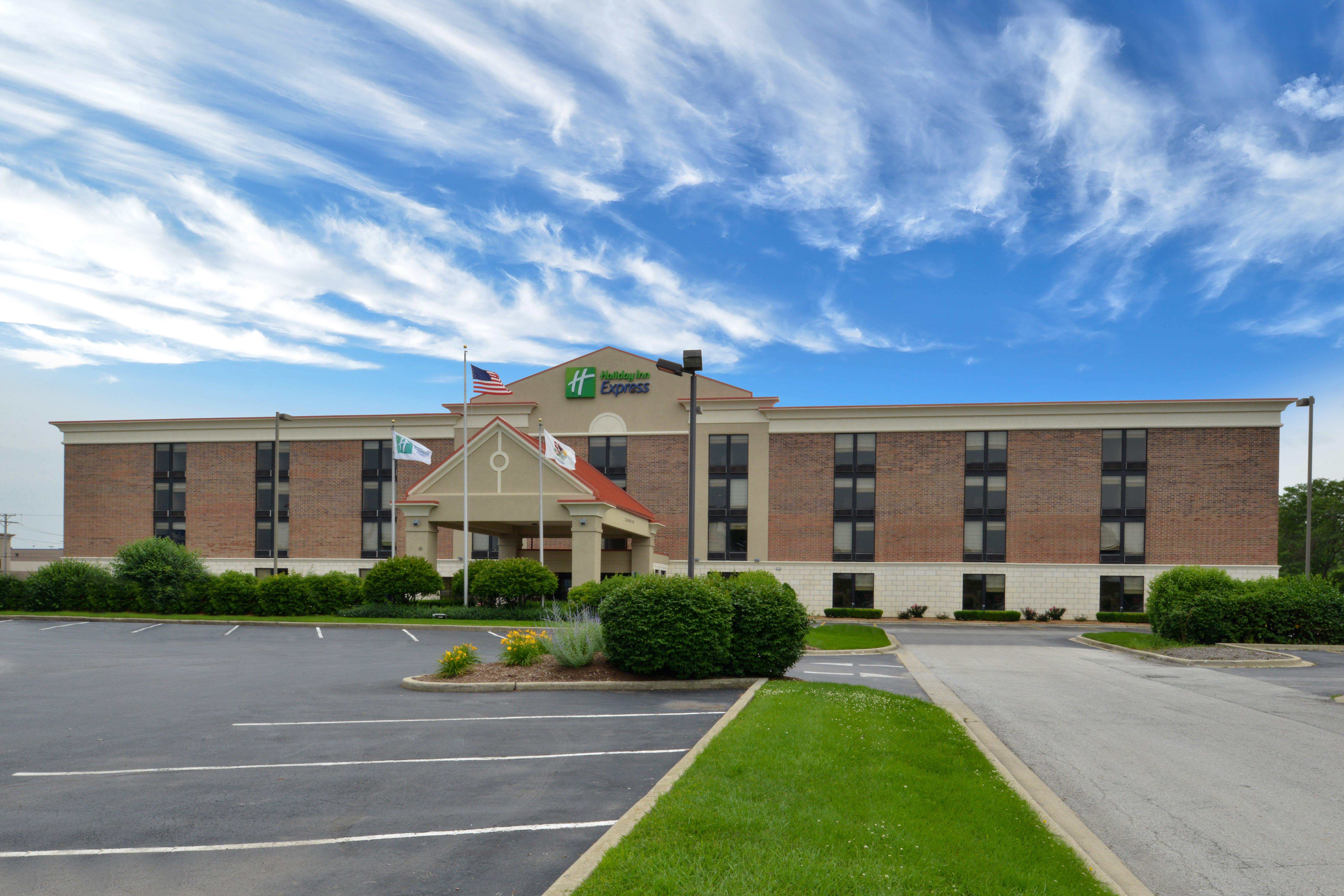 Holiday Inn Express Crestwood, An Ihg Hotel Exterior photo